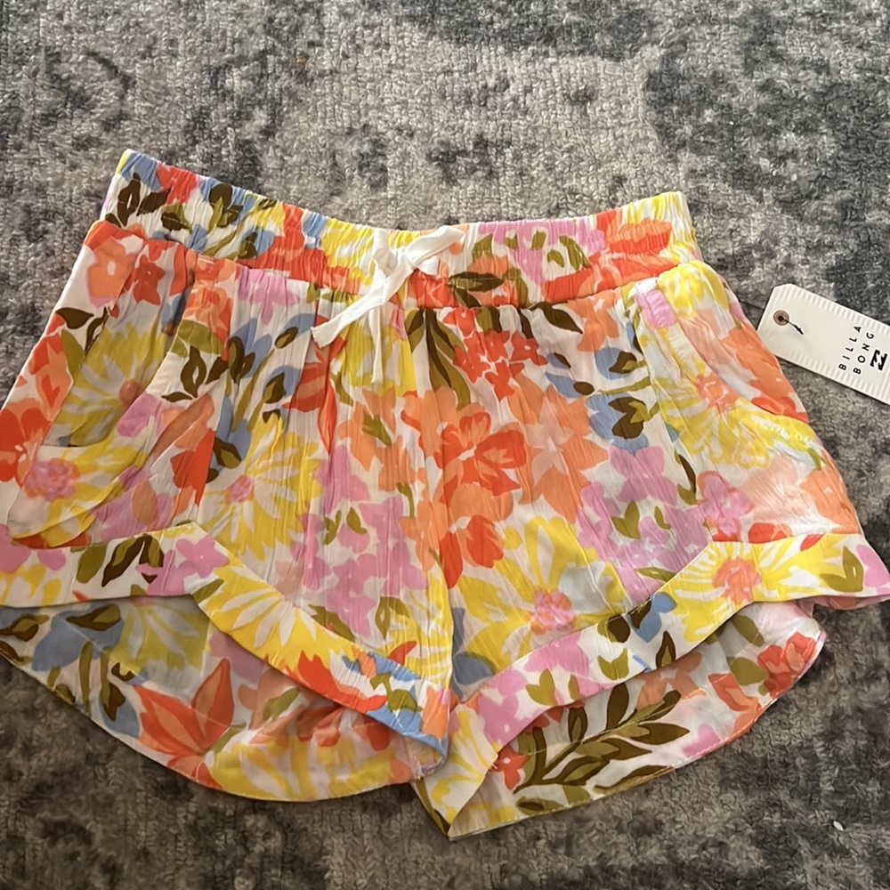Billabong floral girl shorts - Picture 2 of 8